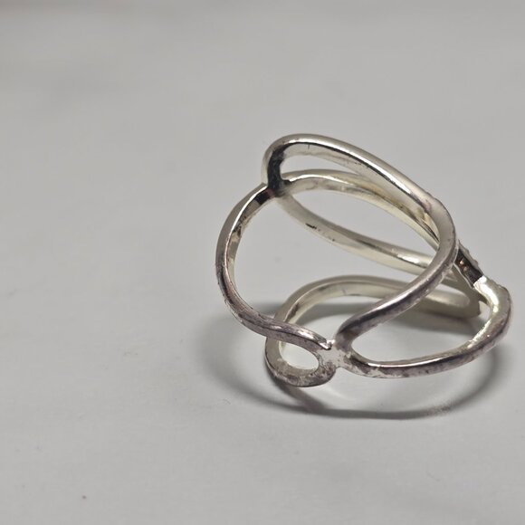 Size 7 Swirl Ring with Cubic Zirconia - Picture 3 of 4